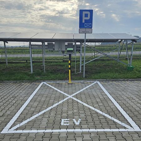 Hotel Zajazd Sokol Nienadówka Exteriér fotografie